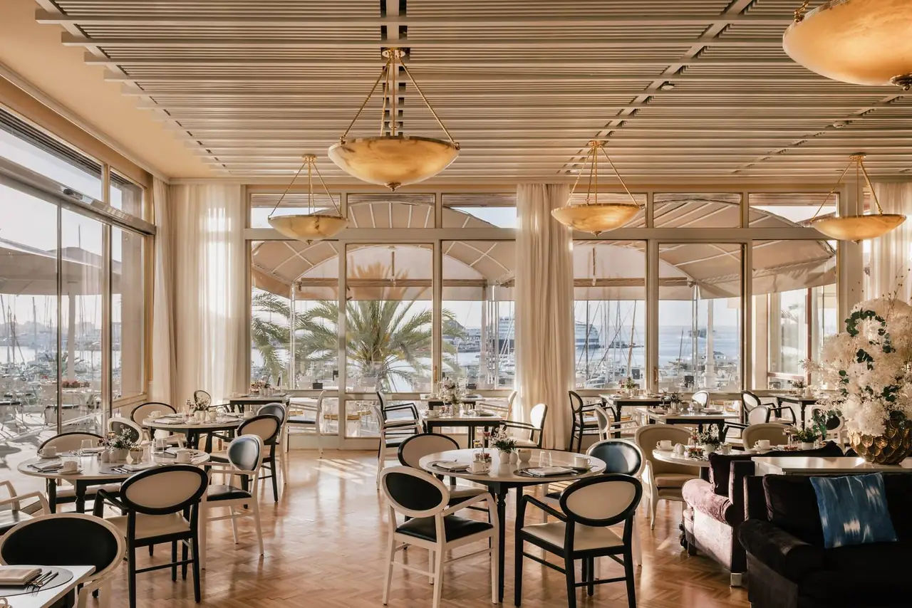The Victoria Grand Café dining room, with harbour-facing windows