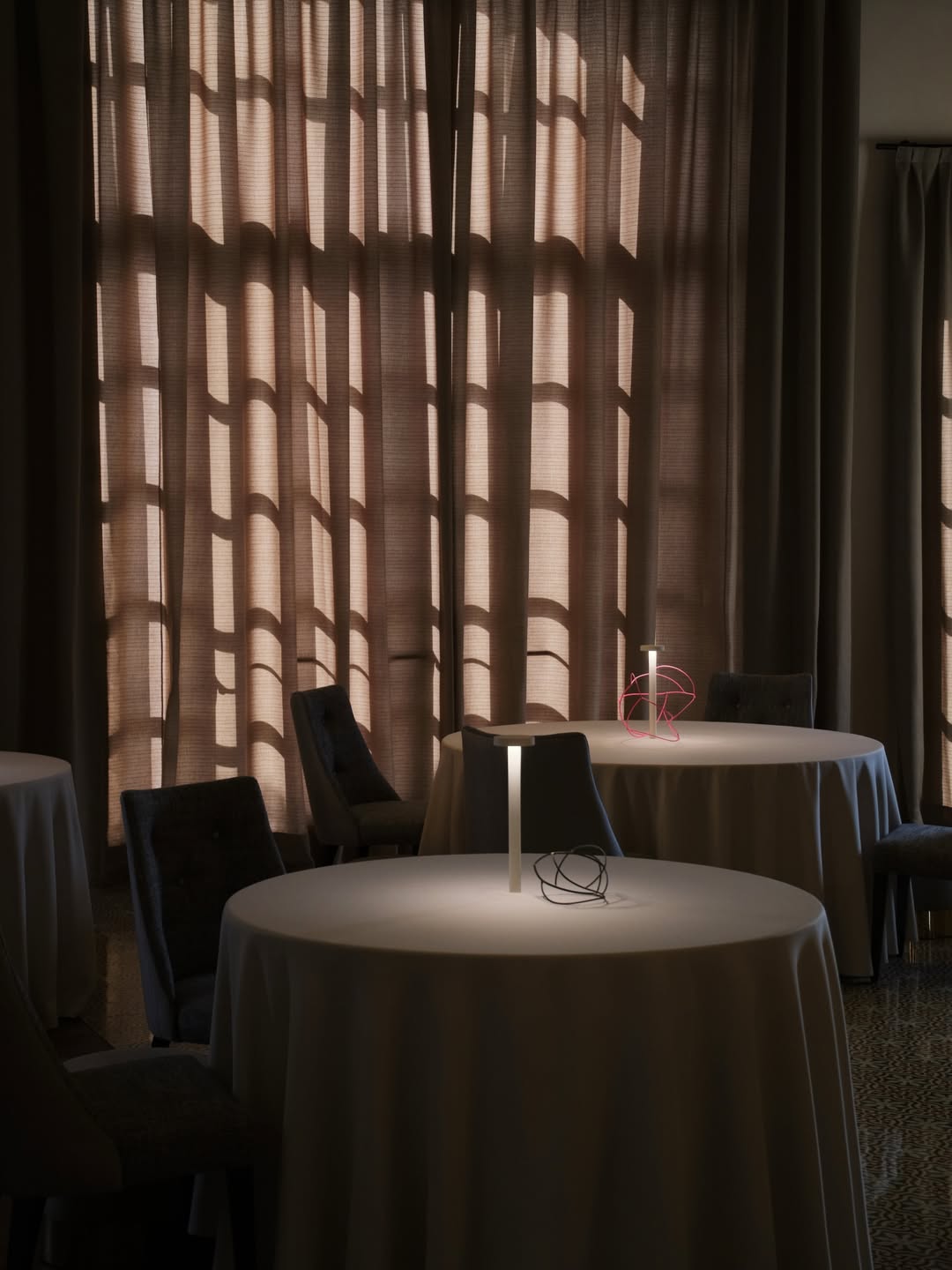 VORO, Canyamel.

A restaurant built around memory, place and beauty – rooted in Mallorca and the Mediterranean, with Álv