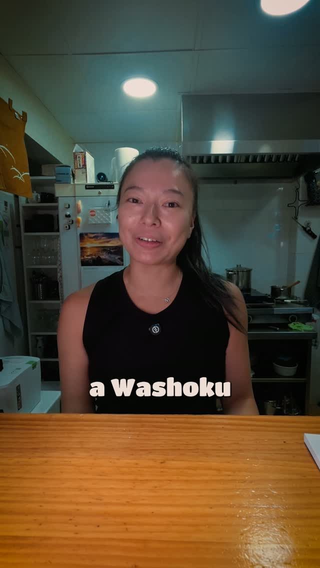 Madrid tiene miles de sitios para comer sushi.
Pero Washoku no es solo sushi. 🇯🇵🍣
Takoyaki, katsudon, gyozas, okonomiy