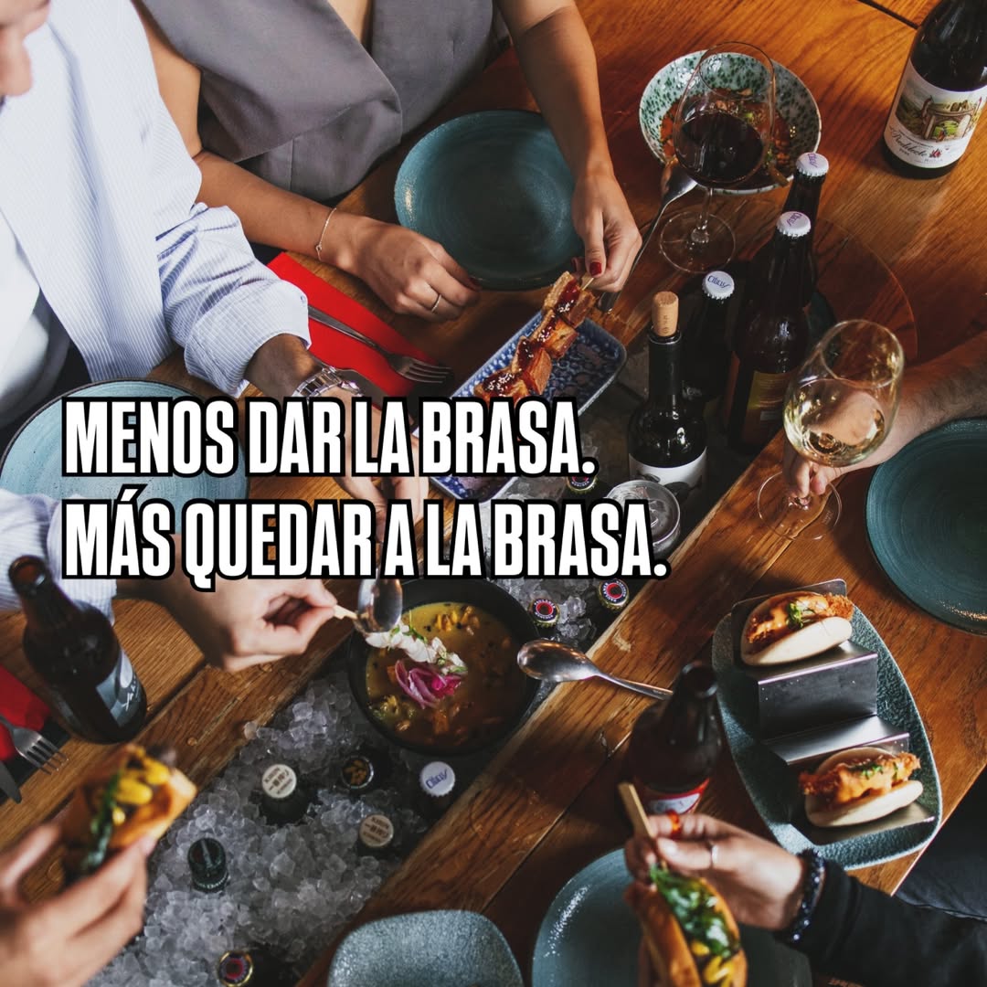 Vuestro grupo tiene 238 mensajes, 14 memes y ninguna reserva. Vamos regular. 🙃
Traed los cotilleos del verano. Nosotros
