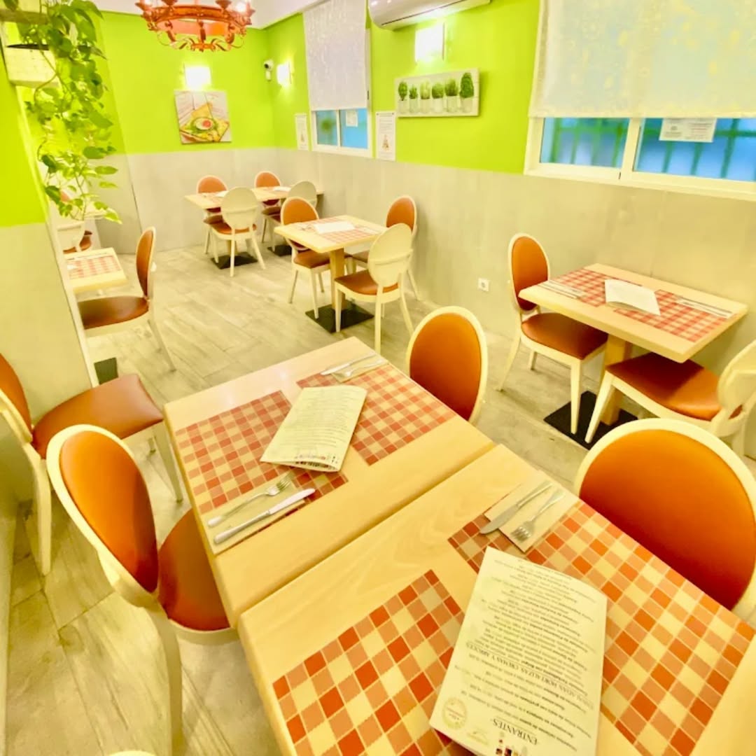 ¡La comida sabe aún mejor cuando se comparte! 🥘✨

Reúne a tu gente favorita y sigan creando más recuerdos alrededor de l
