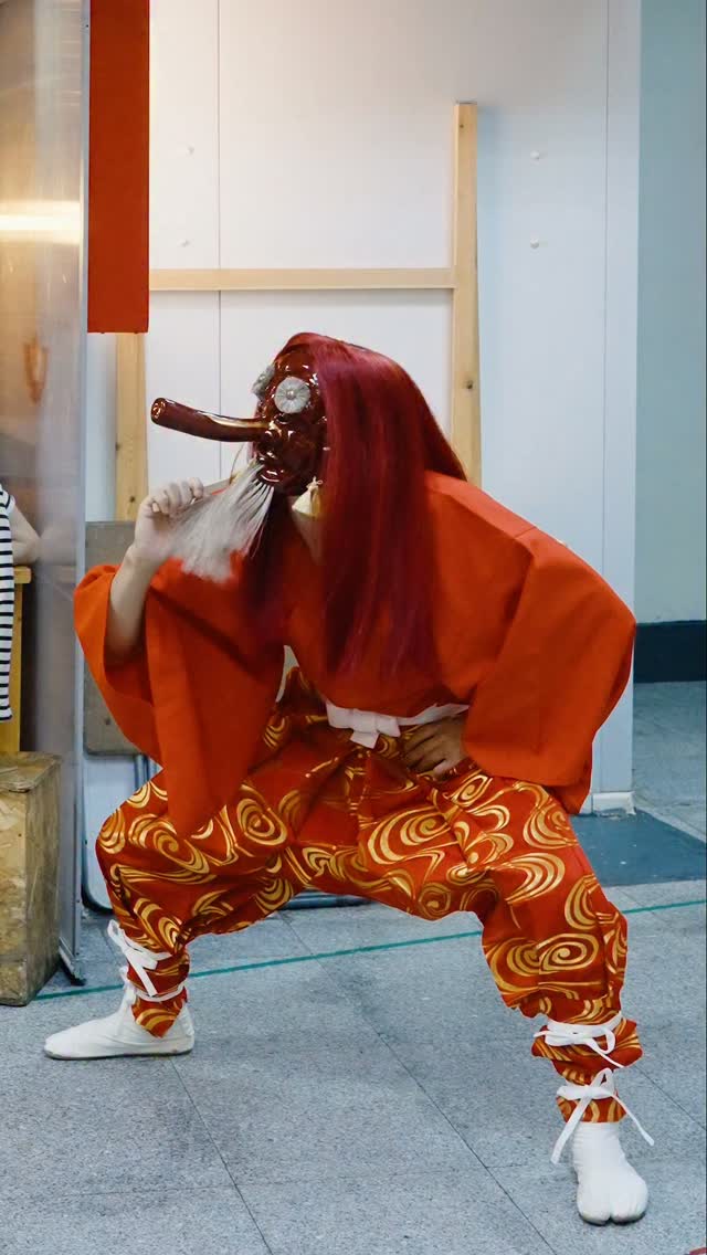El pasado miércoles vivimos una noche muy especial en Yokaloka Mercado.
La música, la danza y la tradición japonesa se